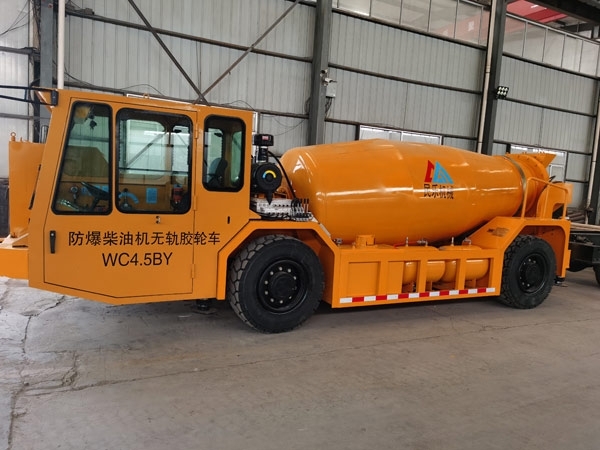 礦用濕噴臺(tái)車(chē)，礦用混凝土泵，礦用攪拌機(jī)發(fā)貨